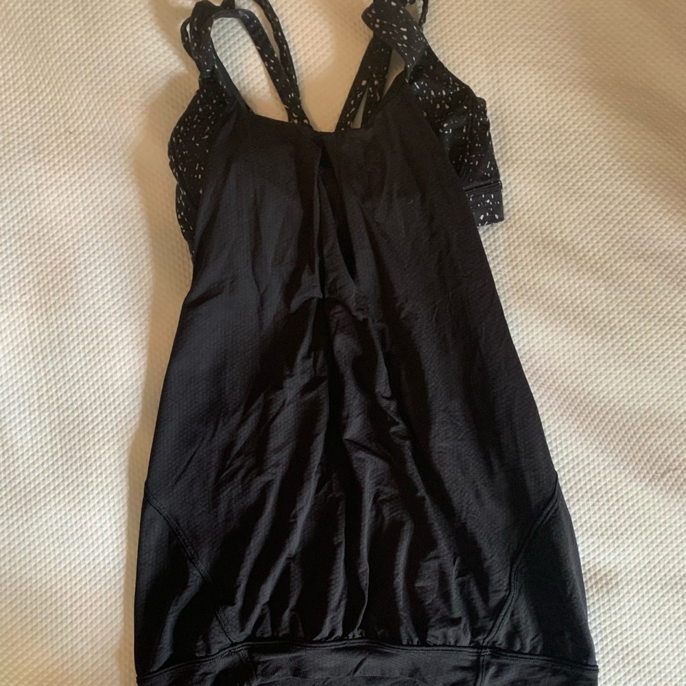 Lululemon tank top with connected bra